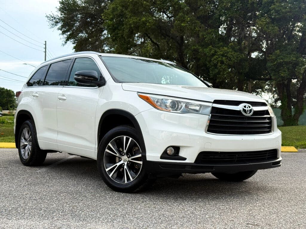 2015 TOYOTA Highlander