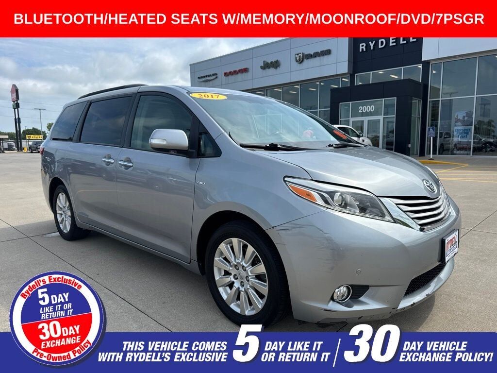2017 TOYOTA Sienna