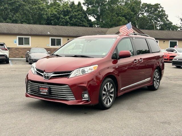 2020 TOYOTA Sienna