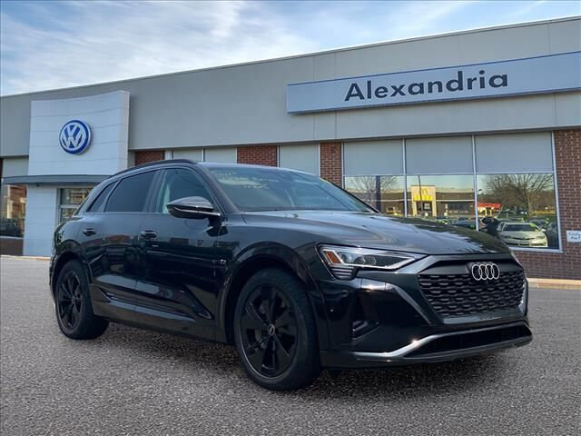 2024 AUDI Q8