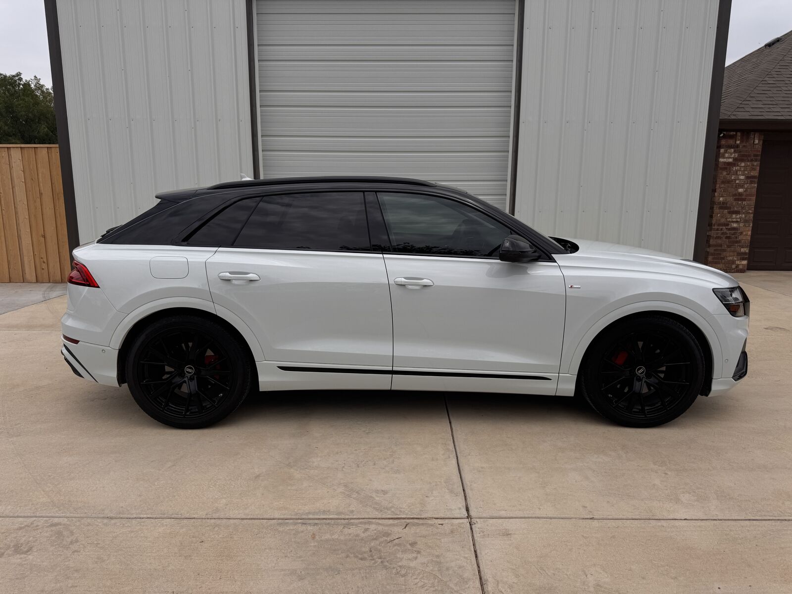 2023 AUDI Q8