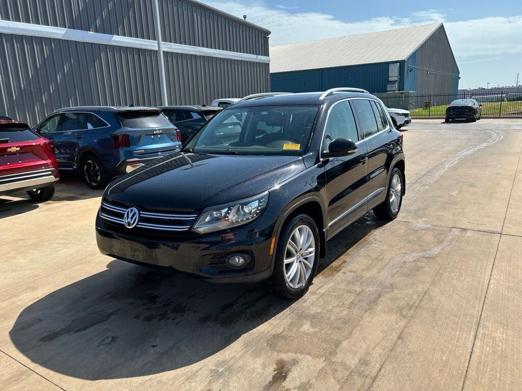 2016 VOLKSWAGEN Tiguan