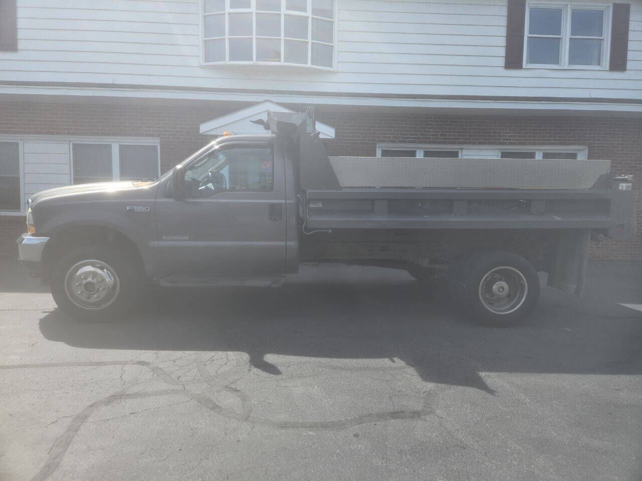 2004 FORD F-550