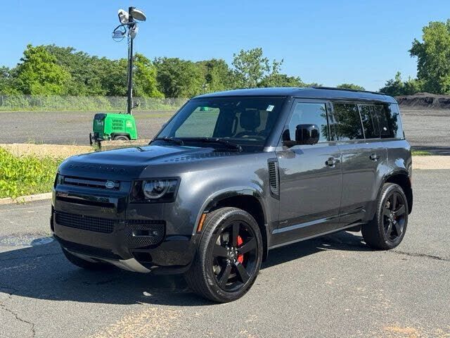 2024 LAND ROVER Defender