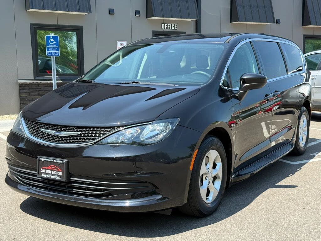 2017 CHRYSLER Pacifica