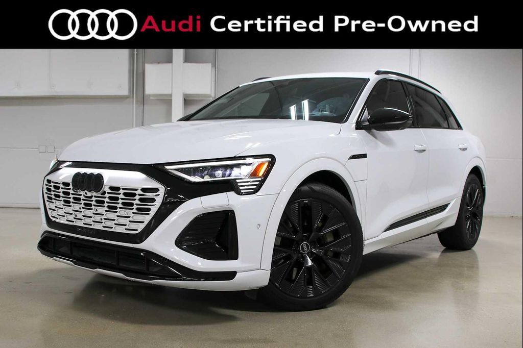 2024 AUDI Q8