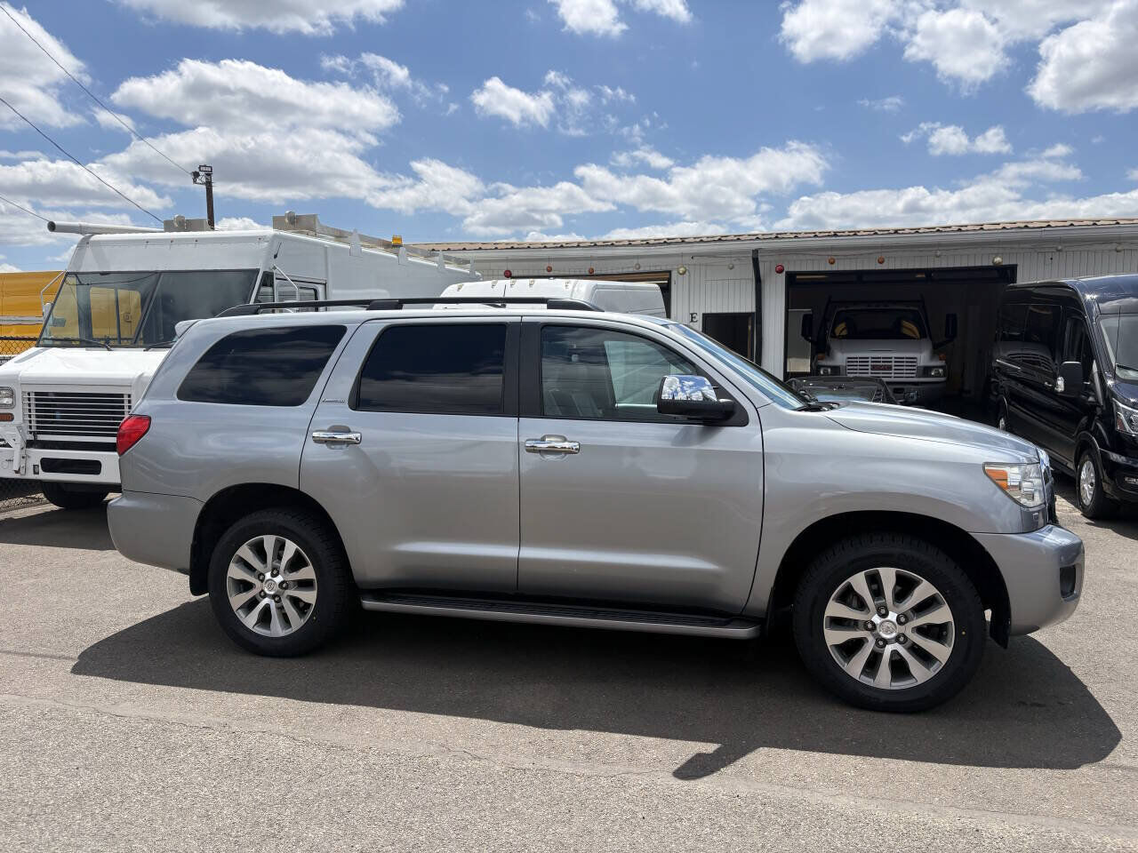 2016 TOYOTA Sequoia