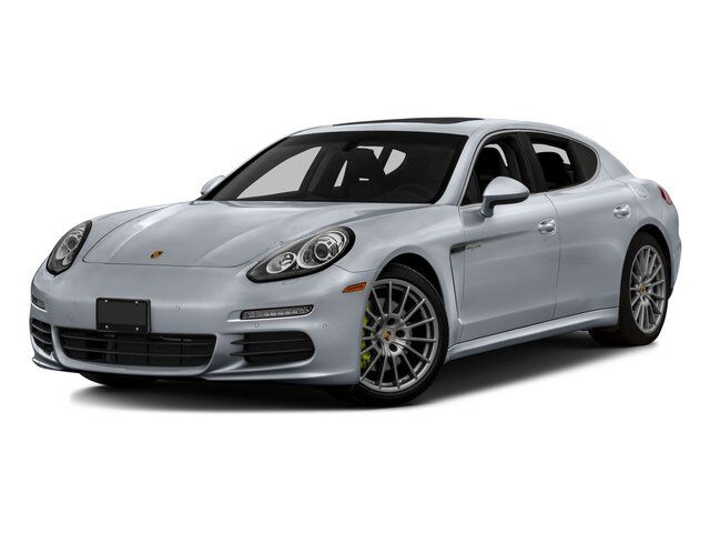 2016 PORSCHE Panamera