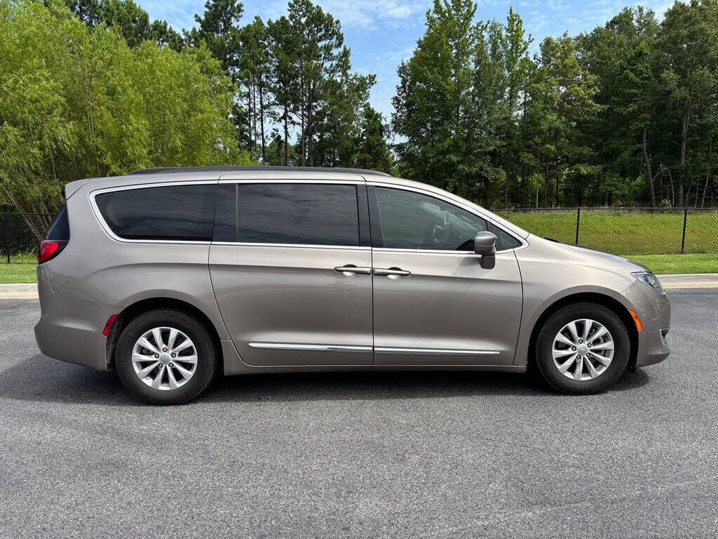 2017 CHRYSLER Pacifica