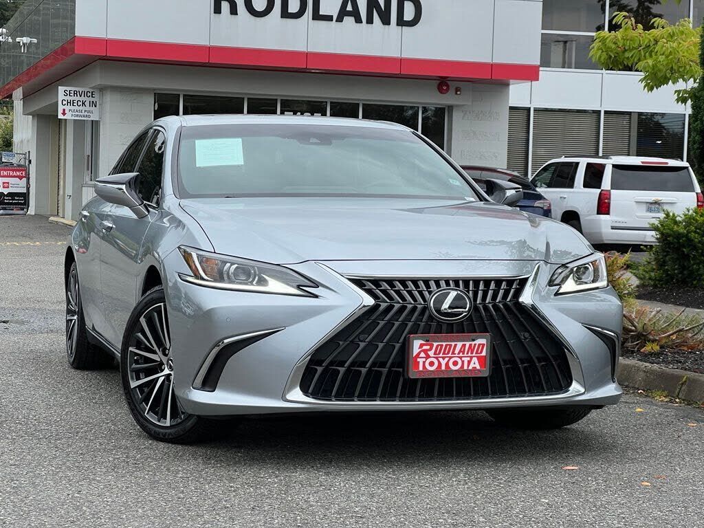 2024 LEXUS ES