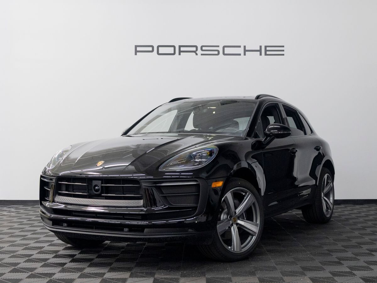 2026 PORSCHE Macan