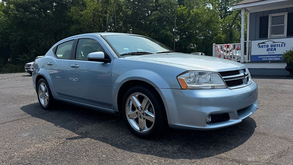 2013 DODGE Avenger