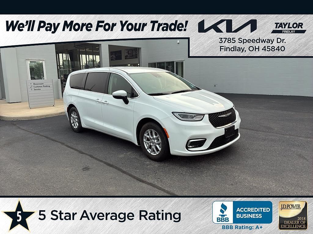 2023 CHRYSLER Pacifica