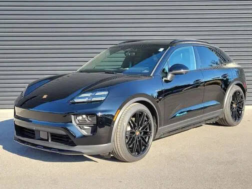 2026 PORSCHE Macan