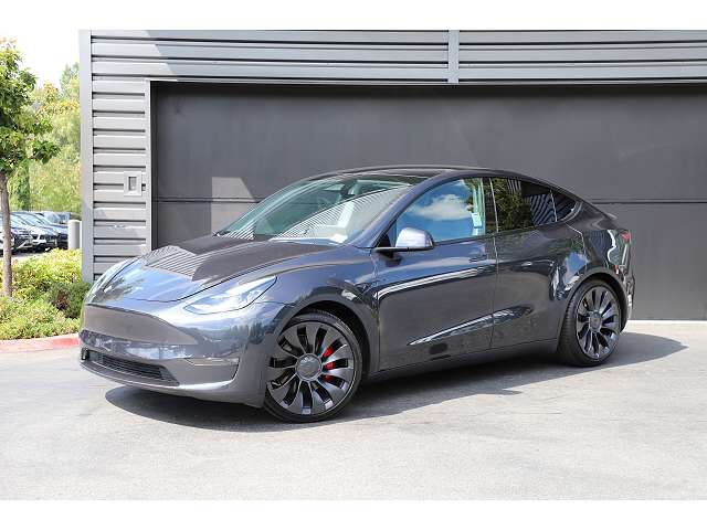 2024 TESLA Model Y