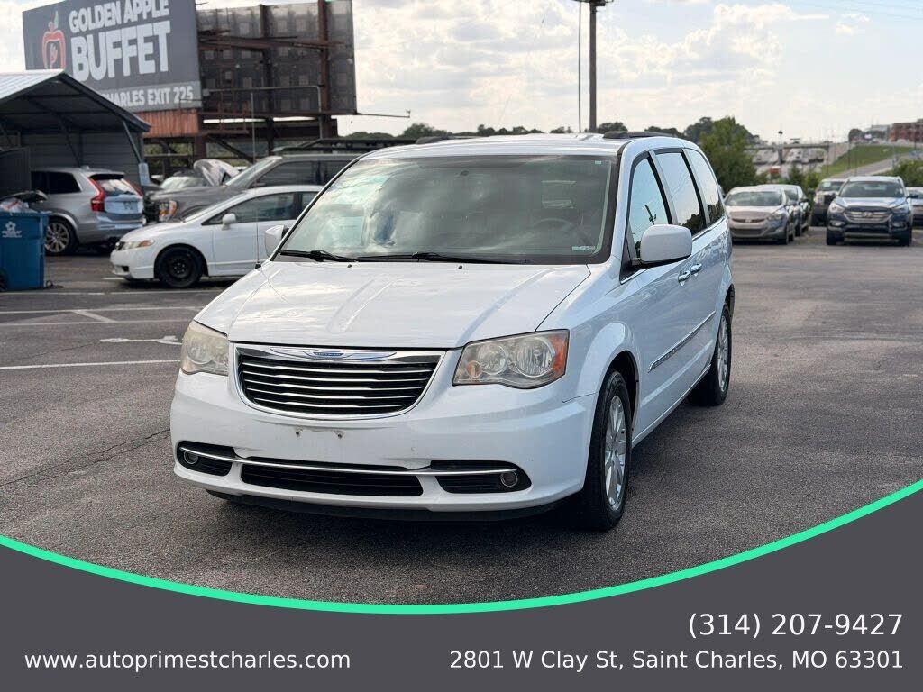 2014 CHRYSLER Town and Country