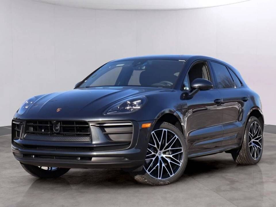 2026 PORSCHE Macan