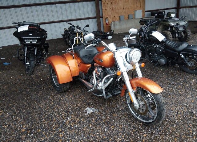 2015 HARLEY DAVIDSON Freewheeler