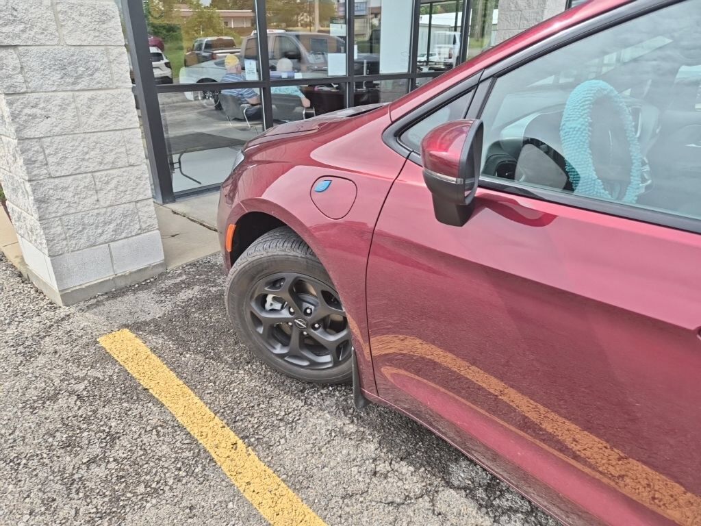 2023 CHRYSLER Pacifica