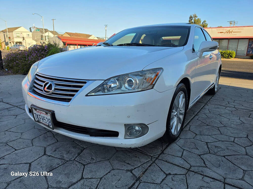 2011 LEXUS ES