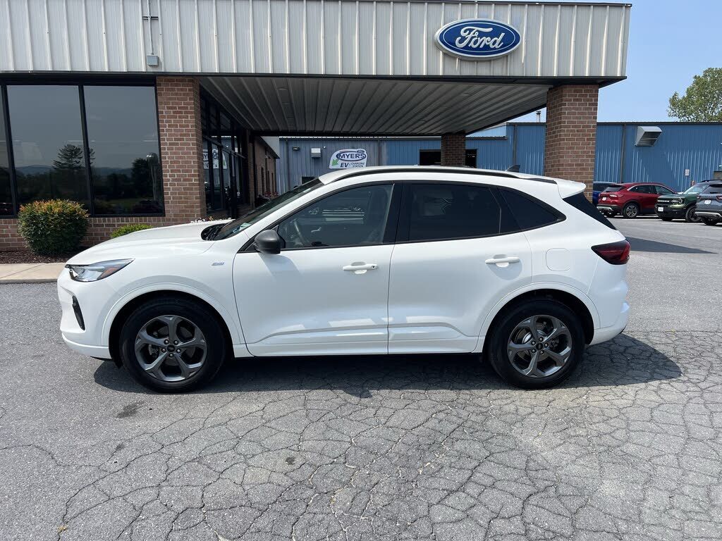 2024 FORD Escape
