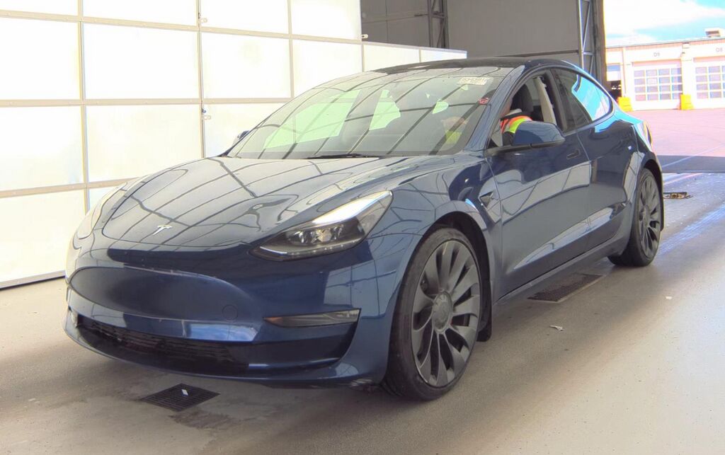 2023 TESLA Model 3