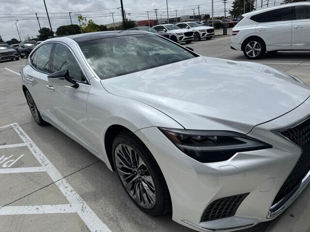 2022 LEXUS LS