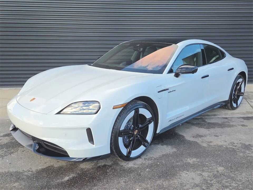 2026 PORSCHE Taycan