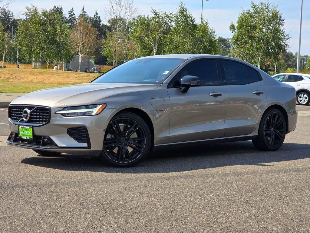 2021 VOLVO S60