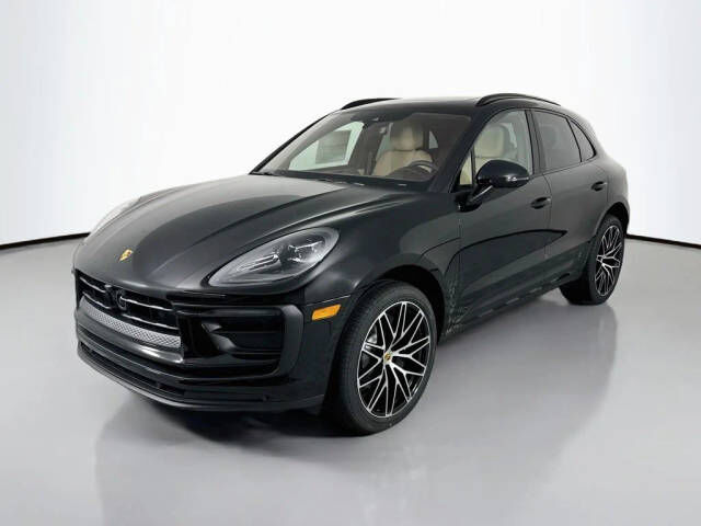 2026 PORSCHE Macan