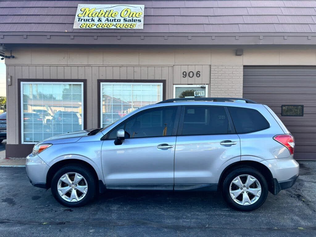 2016 SUBARU Forester