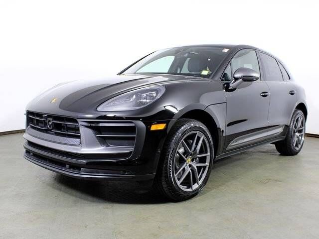 2026 PORSCHE Macan