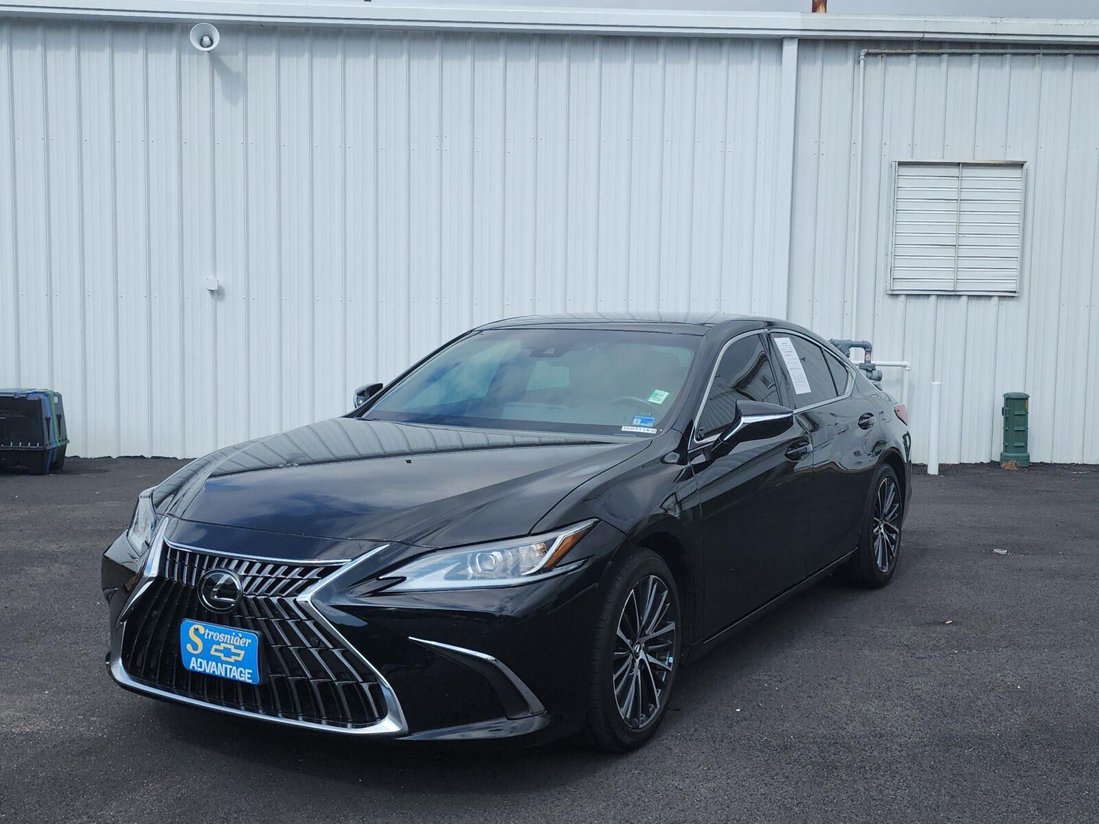 2022 LEXUS ES