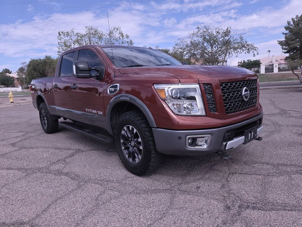 2017 NISSAN Titan