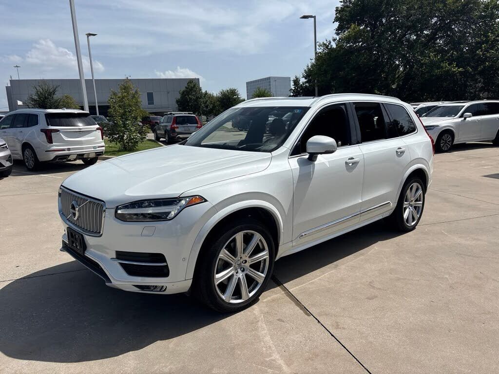 2019 VOLVO XC90