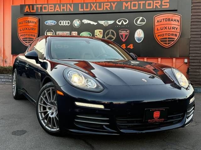 2016 PORSCHE Panamera