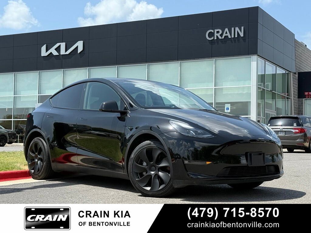 2024 TESLA Model Y