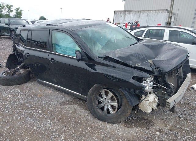 2011 TOYOTA Highlander