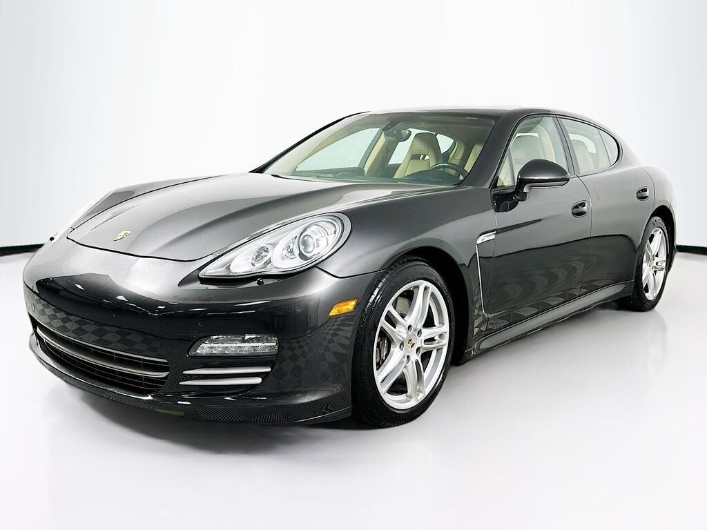 2013 PORSCHE Panamera