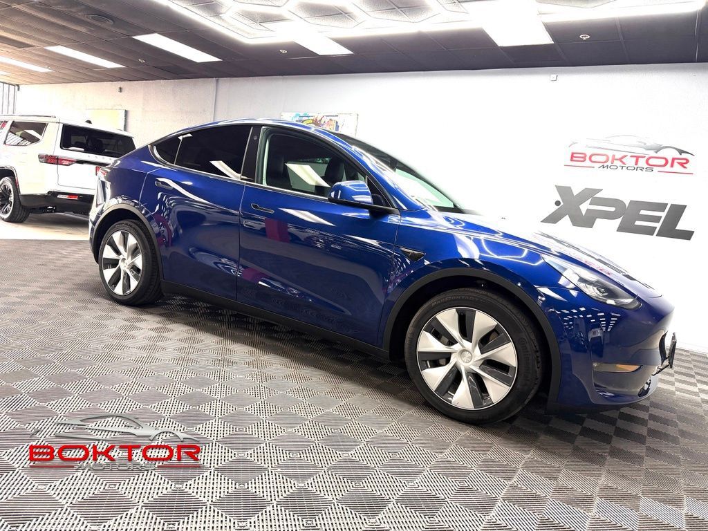 2021 TESLA Model Y