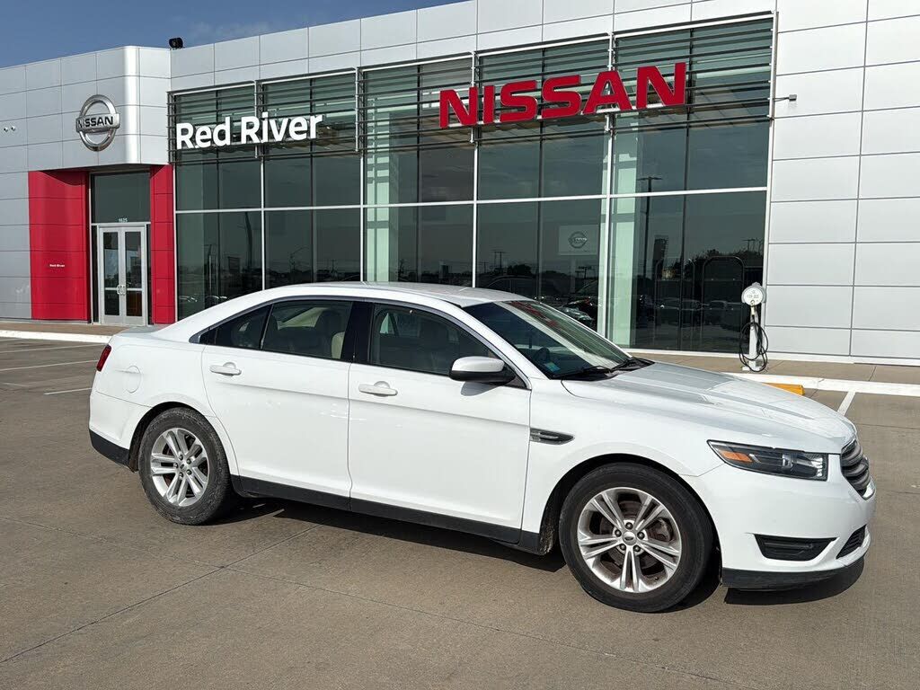 2016 FORD Taurus