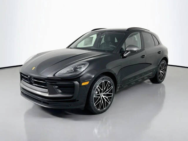 2026 PORSCHE Macan