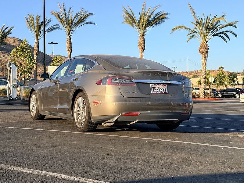 2015 TESLA Model S