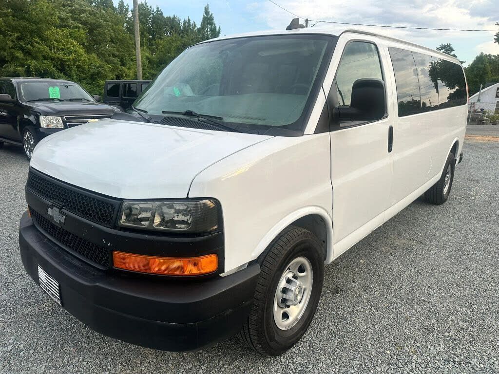 2020 CHEVROLET Express