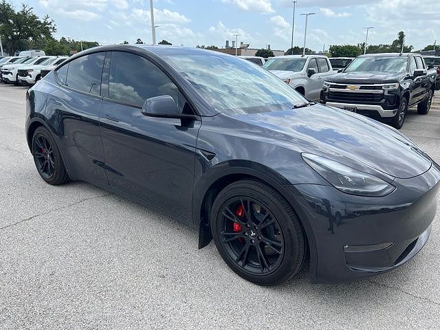 2025 TESLA Model Y