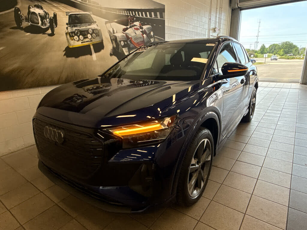 2023 AUDI Q4