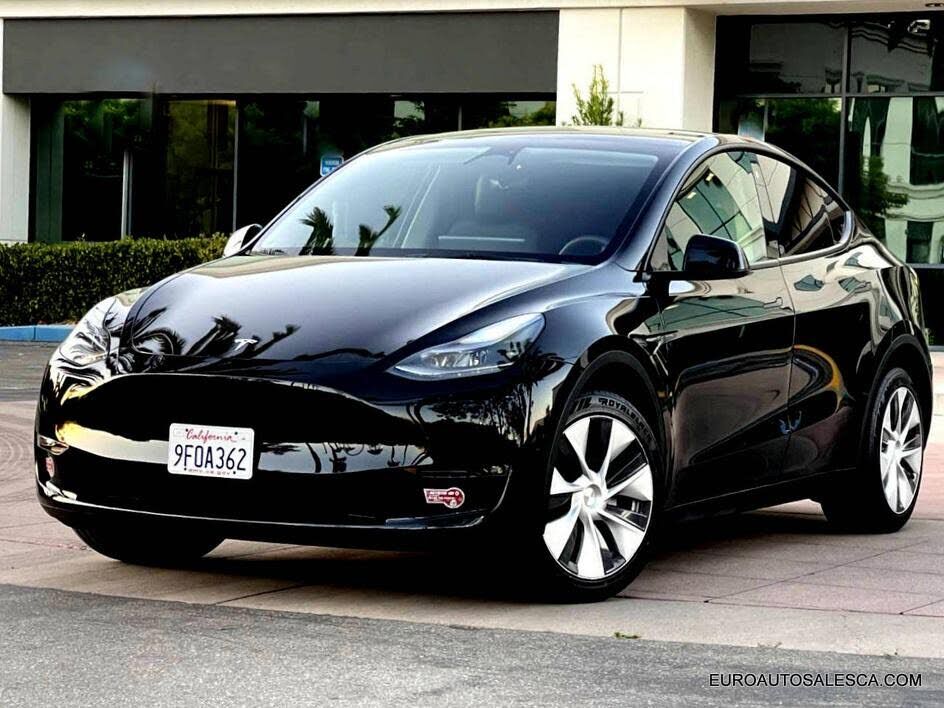 2023 TESLA Model Y