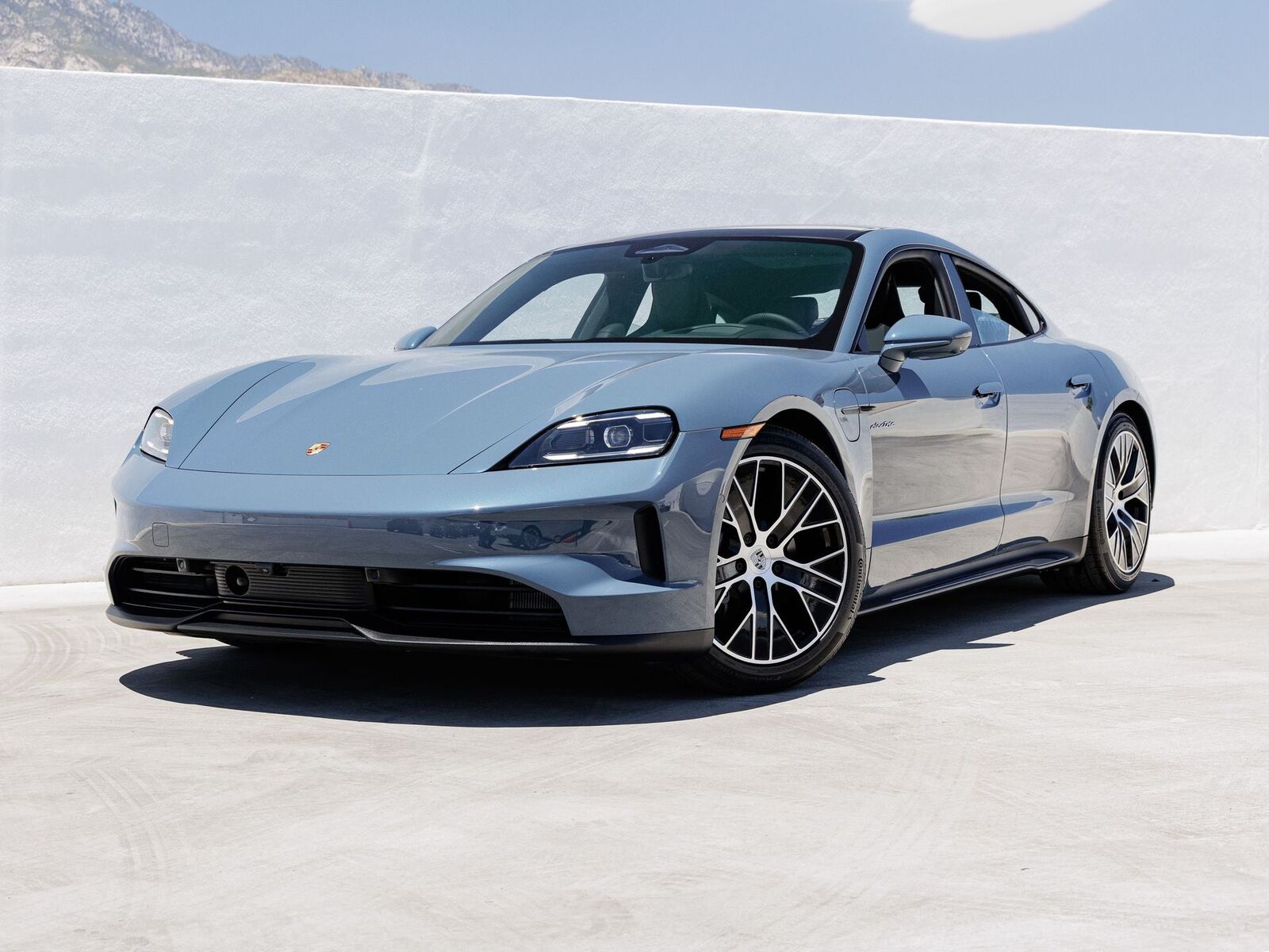 2026 PORSCHE Taycan