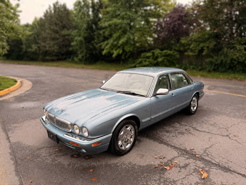 2002 JAGUAR Vanden Plas