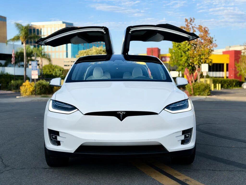 2021 TESLA Model X